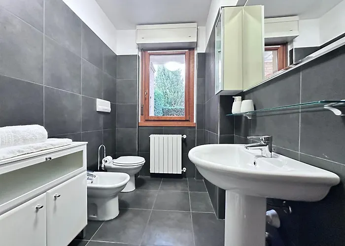 Monolocale Con Giardino Privato E Cucina Completa 아파트 *